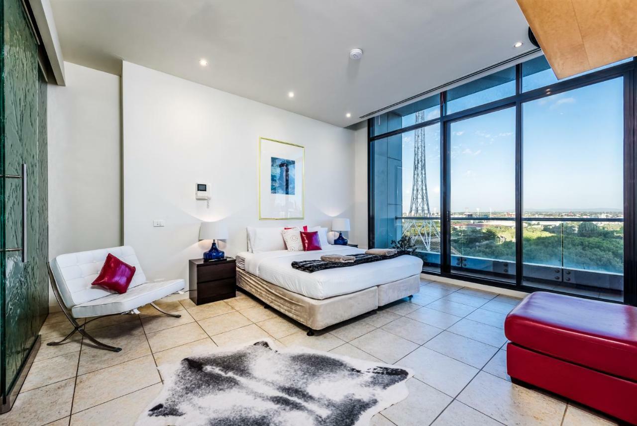 Exclusive Stays - Gallery Penthouse Melbourne Buitenkant foto